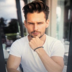 Meet your Posher, Lesly